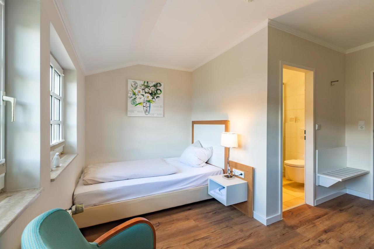 Gut Altona Hotel Dotlingen Bagian luar foto