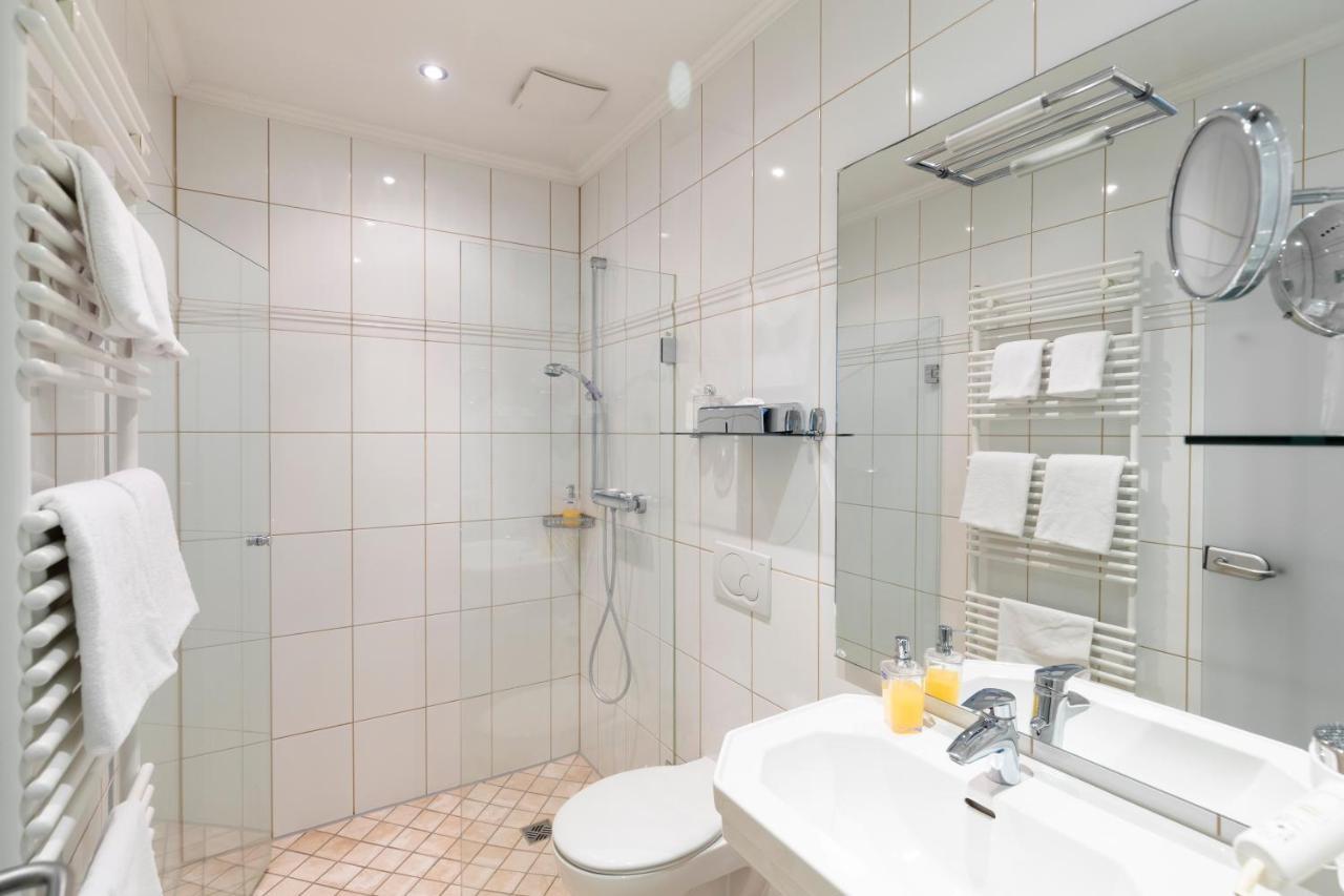 Gut Altona Hotel Dotlingen Bagian luar foto
